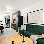 Legnicka 37 C *
